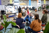 Austausch zu Lösungen und Best Practices stehen an den Ausstellerständen im Mittelpunkt.