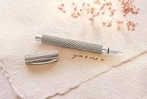 Faber-Castell vermittelt in zwei kostenfreien Online-Seminaren Produktwissen und Verkaufsargumente zu den Sortimenten Fine Writing und Creative Studio.