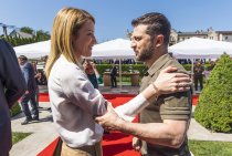 Beim Europagipfel in Moldau traf Roberta Metsola auch den ukrainischen Präsidenten Wolodymyr Selenskyj.   