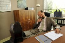 Christoph Maria Herbst als Bernd Stromberg mit dem Sigel-Notizbuch „StromBlock“, die den Kult um den Büroklassiker in funktionale Schreibwaren für den Arbeitsalltag übersetzen.