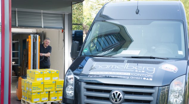 Heute profitiert Hamelberg Bürobedarf vor allem von der Produktfülle, dem Warenumschlag und der schnellen Logistik des Zentrallagers.