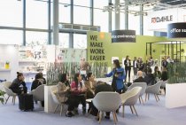 Attraktive neue Heimat für den Branchenaustausch: Im Forum 0 zeigten die Office Heroes alles rund um die Ausstattung moderner Büros und Arbeitsplätze. 
