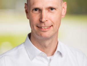 André