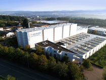 Die DG Nexolution Procurement & Logistics GmbH in Idstein, mit rund 100 Mitarbeitenden, bietet Unternehmen aus der genossenschaftlichen Finanzgruppe und dem Mittelstand umfassende Dienstleistungen in den Bereichen Beschaffung, E-Commerce und Logistik. 
