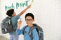 coocazoo und humedica engagieren sich gemeinsam für Schulkinder in Afrika.