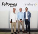Trendway ist jetzt Teil der Fellowes Familie: James Fellowes, Don Heeringa und  John Fellowes, President und CEO von Fellowes Brands.