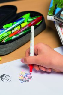 Die spezielle thermosensitive Frixion Tinte ermöglicht eine einzigartige Erfahrung, denn jetzt heißt es: Malen, korrigieren und einfach noch mal von vorne beginnen.