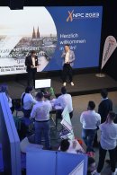 Nordanex Geschäftsführer Christian Weiss und Soennecken Vorstand Georg Mersmann eröffneten die Nordanex Partner Convention im stylischen Kölner Bauwerk.