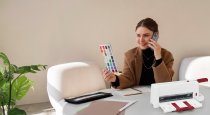 In der Produkt-Kategorie „Schneiden“ bietet Ideal mit dem neuen Büro-Stapelschneider Ideal 3006 eine effiziente Schneidelösung im Taschenformat.