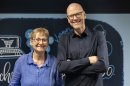 Axel Weimar (r.) übernimmt den internationalen Vertrieb Promotion und Sonderanfertigungen von Susanne Eiermann.