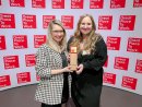Unternehmenswettbewerb „Deutschlands Beste Arbeitgeber 2023“: (v.l.) Carolin Bonath und Jennifer Hetzel Personalreferentin Streit.