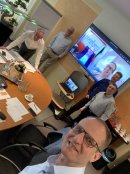 Selfiefoto nach dem ersten Arbeitstreffen zwischen Vorstand und Aufsichtsrat (Abb. von links): die beiden Büroring-Vorstände Kai-Uwe Heuer und Axel Hennemann sowie die Aufsichtsräte Andre Rogge, Christine Hilbert-Wolf, Lars Pflüger, Bernd Zilligen und Kar