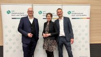 Christian Haeser, Geschäftsführer Handelsverband Wohnen und Büro, Christina van Dorp, Präsidentin des Handelsverbands Koch- und Tischkultur und Oliver Hagemann, Referent Handelsverband Koch- und Tischkultur (GPK).