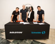 (v.l.) Jürgen Feuerstein (Molotow),  Frank Groß (Schneider), Ulrike Ringwald (Molotow), Christian Schneider (Schneider)