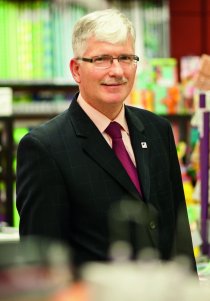 Matthias Zeiher, Geschäftsführer Großhandlung Hofmann + Zeiher, in Pfungstadt, hat sich in den Ruhestand verabschiedet.