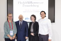 v.r.: Michael Samardjiev (40) und Lisa Marquardt (34) – „Händler des Jahres 2018“ sowie Pietro Giarrizzo und Ann-Katrin Jaeger (auf dem Foto fehlt Sabine Baumstark).