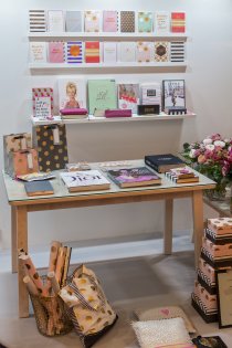 Paperworld: Mr. Books & Mrs. Paper