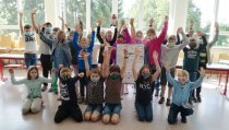 Die Klasse 3a der St. Nikolaus-Grundschule hat den 1. Preis gewonnen und zählt somit zu den glücklichen Gewinnern des vierten Pilot Schulwettbewerbs. 