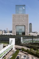 Mit einem robusten Kerngeschäft und einer langfristig ausgerichteten Strategie hat die Messe Frankfurt 2025 ihre Marktposition im In- und Ausland weiter gefestigt.