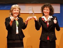 Firma Schmaus erhält den Preis "Händler des Jahres 2016"