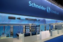 Schneider Messestand