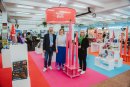 (v.l.): Torsten Busemann (Team Lead Category Management Office Stationery), Susanne Heiduczek (Head of Category Management & Wholesale) und Marion Nowak (Category Manager Office Stationery) präsentieren die „Startklar für die Schule“ Fläche.