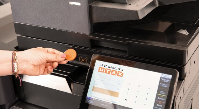 UTAX unterstützt mit einer Authentifizierung per PIN oder Chip am MFP eine sichere Druckfreigabe. 