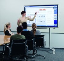 Die Mitarbeiter von Kaechelen realisieren Bürowelten mit optimierten Abläufen zur Effi zienzsteigerung bis hin zu multimedialen Konferenzräumen.