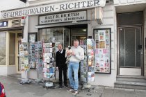 Die kleine Grußkartenwelt von Ralf Richter und Peter Delfmann ist weit über die Stadtgrenzen hinaus bekannt. 