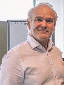 Mathias M. Janssen, zweiter Vorstand der AVG (Arbeitsgemeinschaft der Hersteller und Verleger von Glückwunschkarten) und Verlagsleiter beim Verlag Dominique GmbH, Inning am Ammersee. 