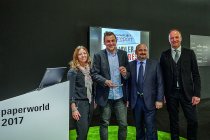 Ingo Dewitz, Pietro Giarrizzo, Florian Lindner und Tina Keßler bei der Preisverleihung im Rahmen der Paperworld.