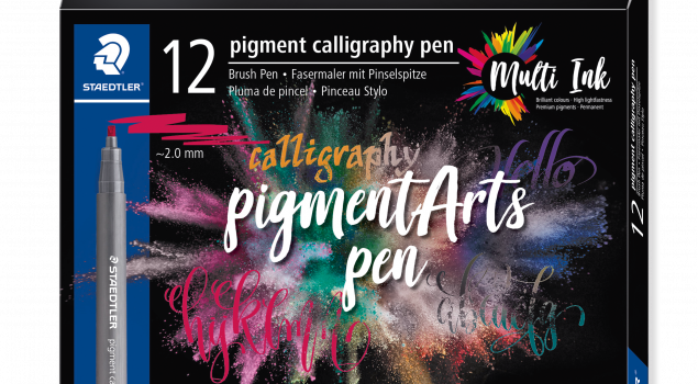 Der pigment calligraphy pen hat eine Kalligraphiespitze, mit der sich sowohl filigrane als auch breite Linien zu Papier bringen lassen.