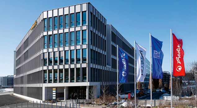 Die Verwaltung hat bereits vor einem Jahr einen neuen Standort an der Expoplaza in Hannover bezogen. Die Verwaltung hat bereits vor einem Jahr einen neuen Standort an der Expoplaza in Hannover bezogen.