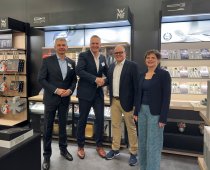 Jens Biermann (Account Director, Groupe SEB WMF Consumer GmbH), Fenno de Boer (Vice President Sales, Groupe SEB WMF Consumer GmbH), Jochen Pohle (Chief Retail Officer, EK Retail) und Susanne Heiduczek (General Manager EK Home Housewares, EK Retail)