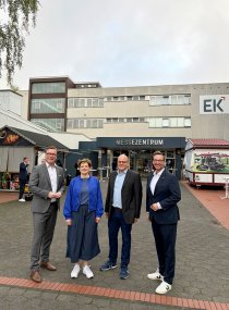 Auf der EK LIVE Herbstmesse 2026 präsentierten (v. l. n. r.) André Babenhauserheide, Susanne Heiduczek, Jochen Pohle und Martin Wolf aktuelle Entwicklungen und Schwerpunkte der EK Home Business Units.