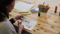 Malen mit pädagogischem Wert: Die Initiative „Wikiga – Wie im Kindergarten“ von Klax und Staedtler bringt kreative Lernideen aus Kita und Kindergarten nach Hause. 